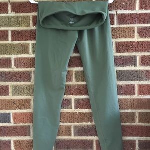 Old Navy. Active dry fit pants. Sz. M